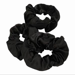 🍒2/20$ Satin Scrunchies Black Set of 3 NWOT